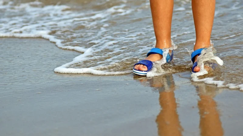 Birkenstock Klapki dziecięce kolor srebrny