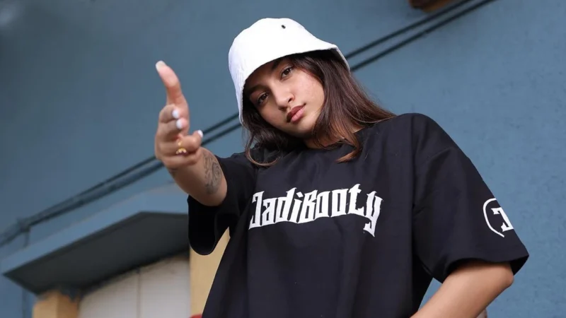 Damska bluza dresowa nierozpinana bez kaptura HYPE ICE FADE