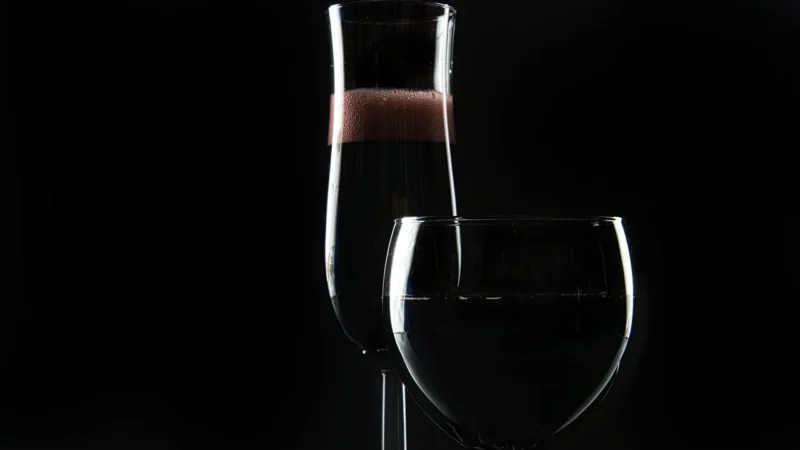 Kombinezon z pęknięciem na dekolcie KM12 Black