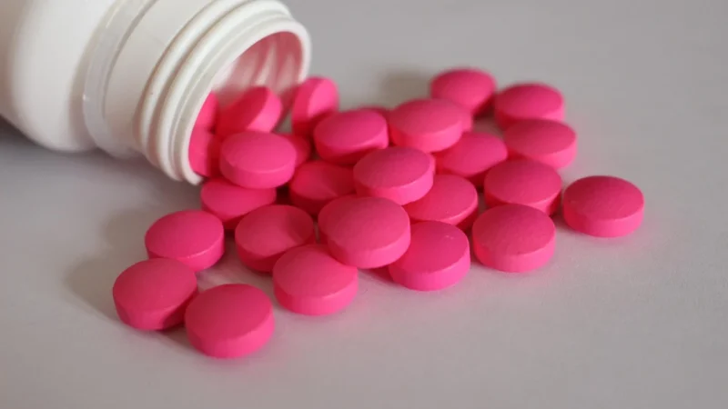 Medicine sneakersy kolor beżowy