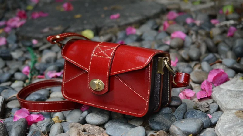 Prada – Kremowa Torebka Ze Skóry