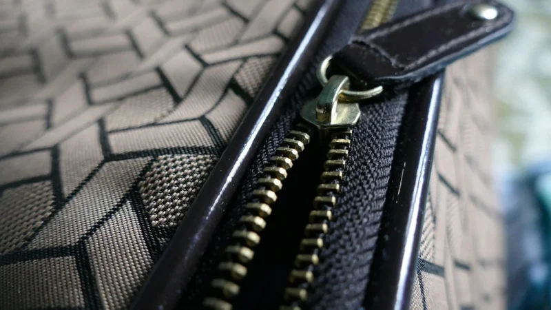 Reserved – Rozpinana bluza z kapturem – Czarny