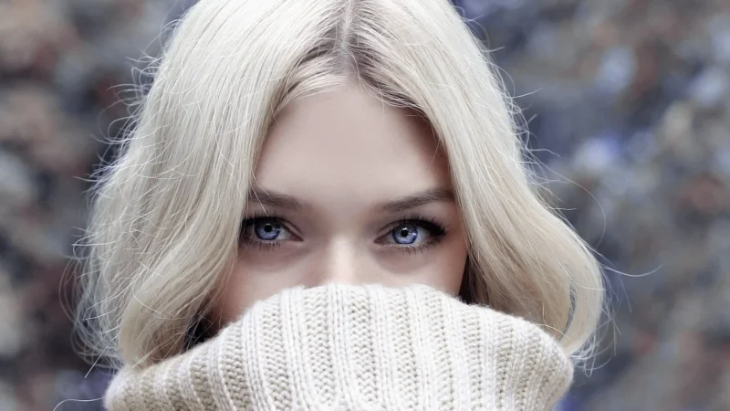 Sweter Łączący Różne Sploty – Ochra